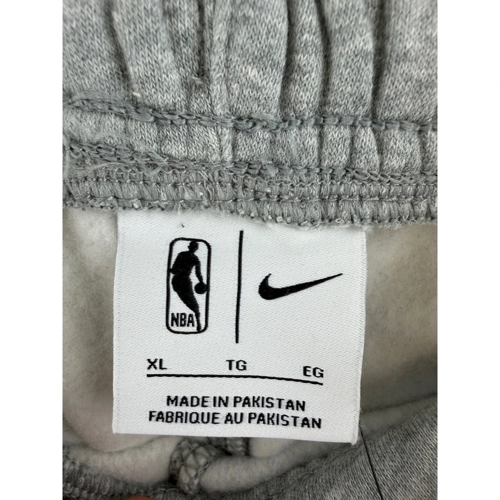 Nike Chicago Bulls NBA Sweatpants Mens XL Grey Tapered Fleece Joggers HM7295-063